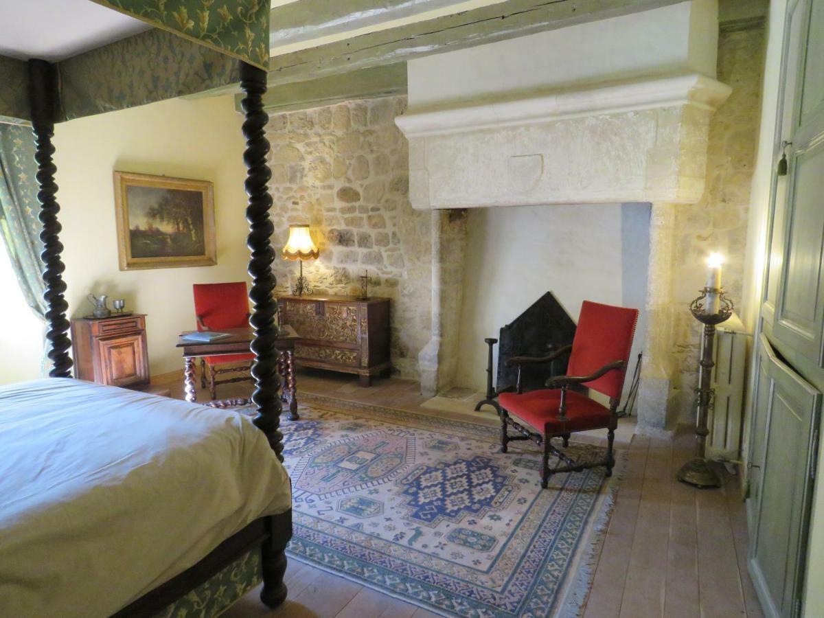 Chateau De Gaubert Bed and Breakfast Terrasson Εξωτερικό φωτογραφία