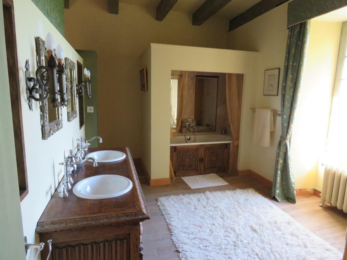 Chateau De Gaubert Bed and Breakfast Terrasson Εξωτερικό φωτογραφία